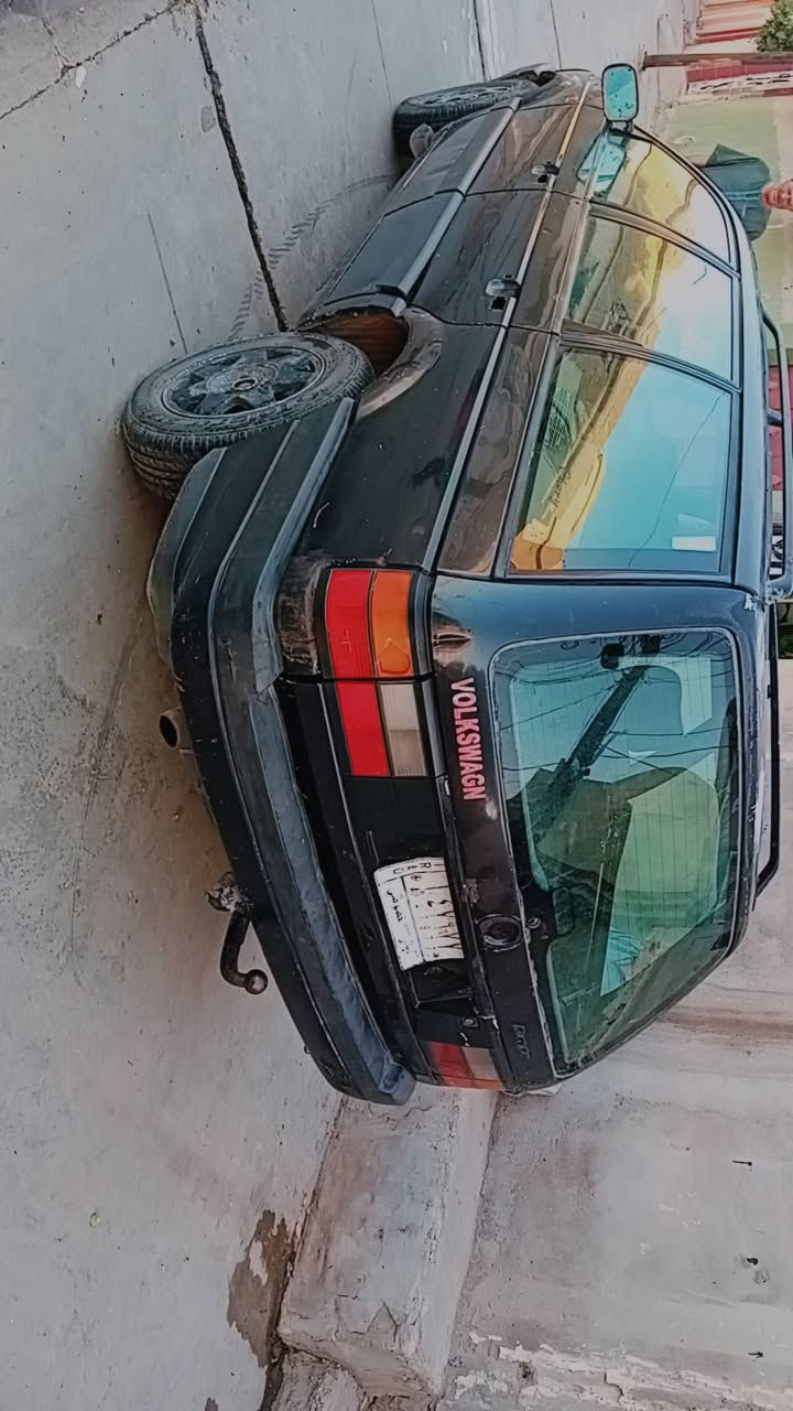 السلام عليكم
باسات موديل ٩٢ رقم ديالى سنويه تنتهي بل ٢٧ صاحبها الشرعي بل موصل محرك كير شرط طخم تاير جديد حداديه جديد باتري جديد سيارة جاهزه 
السعر ٢١$
***********
