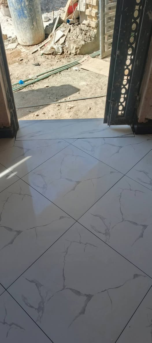 خلفة سيراميك متفرغ حاليا وبي انسب الاسعار وضمان الشغل ***********
