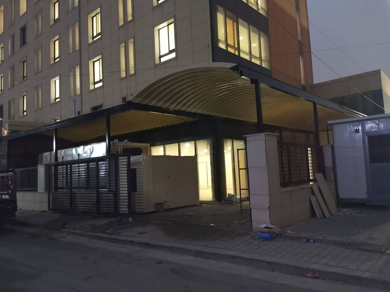 تم بعون الله عمل سقيفه في منطقة الجادرية ونشكر كادر مكتب الصادق اللسقائف كي سبان سعر المتر 23الف ***********
