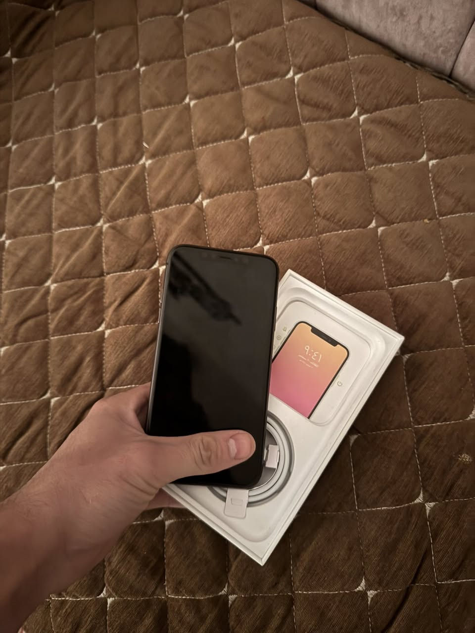 سلام عليكم الايفون 11عادي ذاكرة 128بطاريه 78 جهاز مكفول من كلشي من فتح لو تبديل قطعة وياه كارتون وكيبل شحن سعره 270 بيه مجال
فليل | ***********
