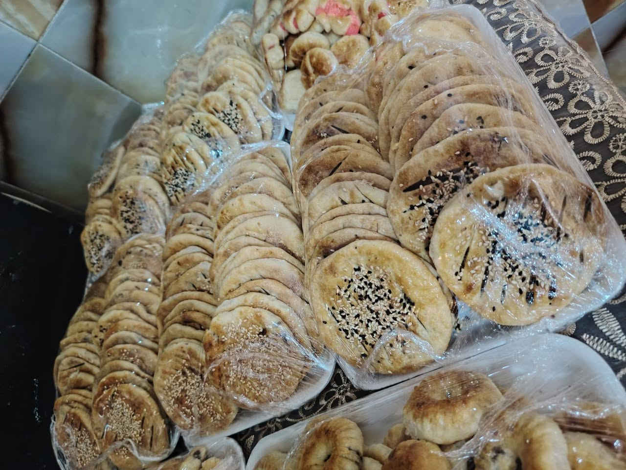كليجه العيد ويانه غير 
فرش وحاره وريحه الهيل تجنن بيهه 
للحجز والاستفسار مراسله البيج
وتساب *********** 

استلم حجوزاتكم من اليوم 👇👇👇👇👇♥️
