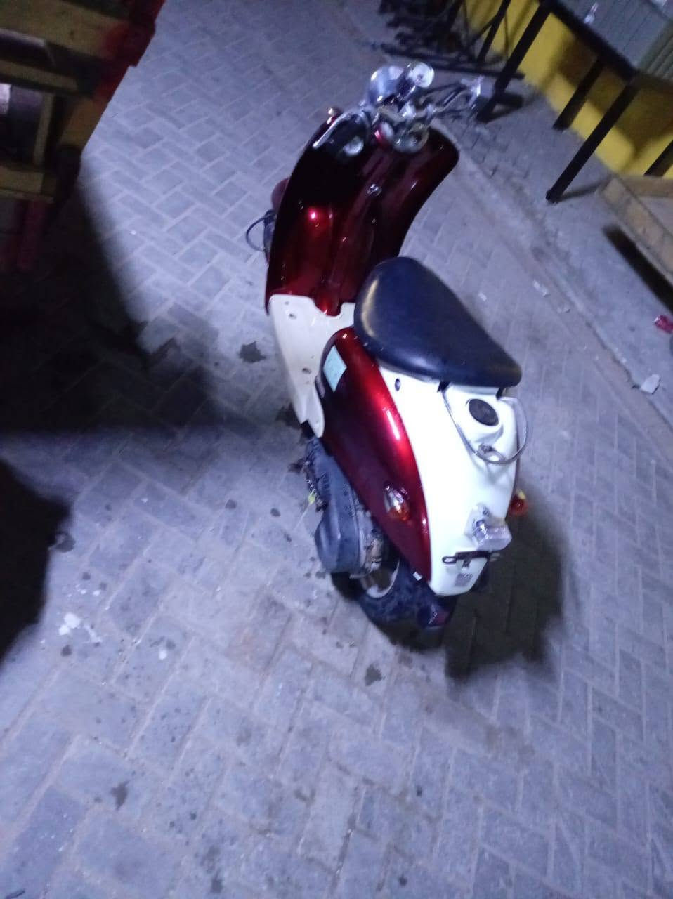 السلام عليكم دراجة كلاسيكية للبيع شغالا سلف وهندر بس كاعد الباتري  كهربائية شغالا مكينا خير من الله المكان بغداد مدينة الصدر الستفسار ***********

