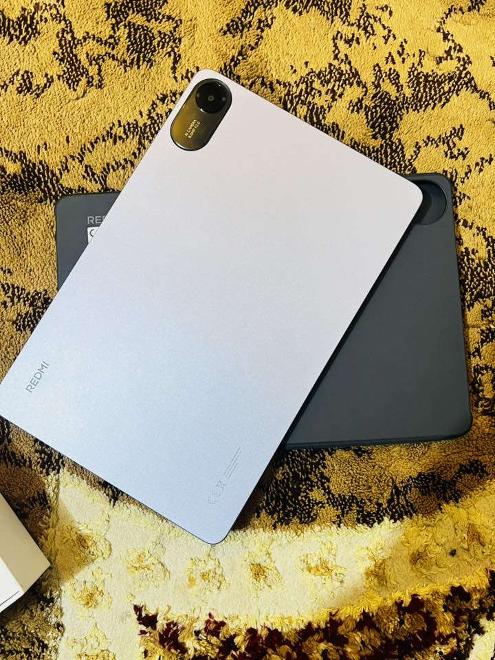 السلام عليكم
النوع /ايباد ريدمي
ذاكره /128
بطاريه /10000ملي
معالج /Hlaoo100gالترا
اعطال/0
نظافه 100/100
كاامل ملحقات 
استخدام اقل الشهر 
سعره 170الف 
مكان/ناصريه مركز قرب جامعه العين 
للاستفسار ***********
واتساب ***********
ملاحضه الايباد ياتي بنظام الفيس ايدي
