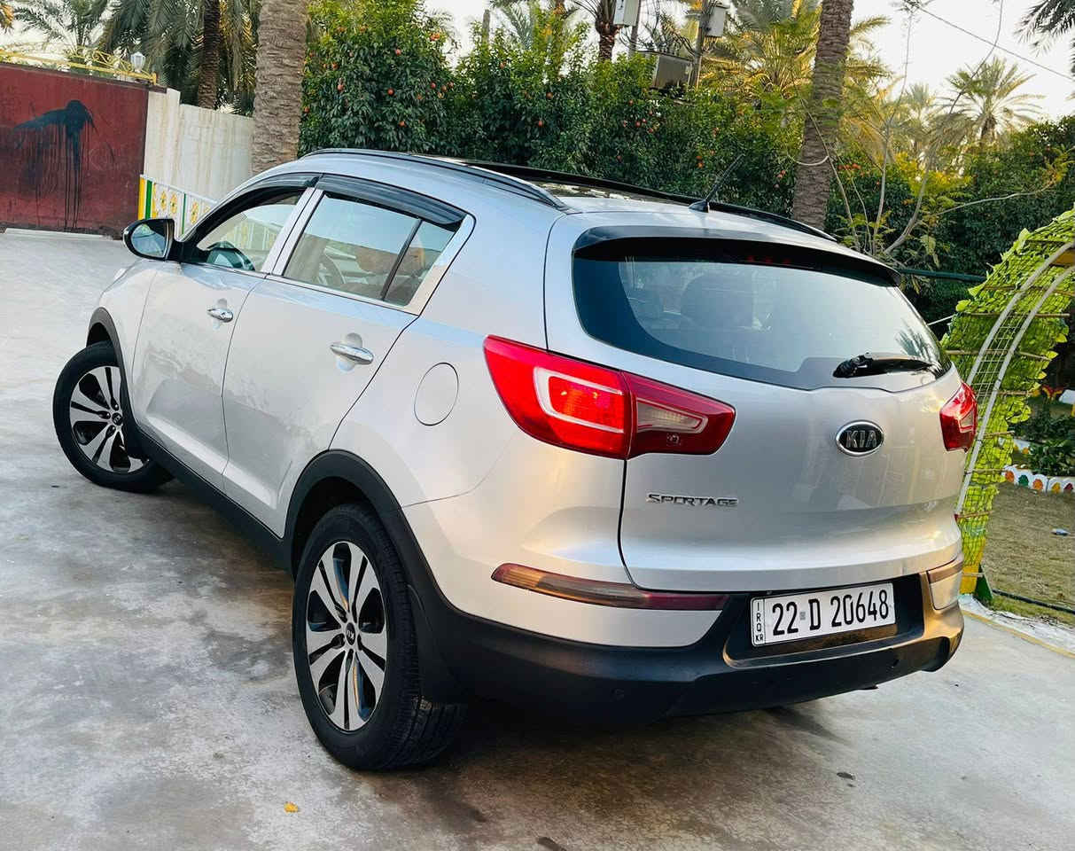 سبورتج 12 خليجي رقم أربيل
مكينة 2000 بيها صبغ بالبنيد وربع من الجاملغ الأيمن اثر جراد بدون ضربة 
جاهزة من كلشي 
 بالكوت 
السعر ١٣٥ وبيها مجال ، مراوس بجارجر شماليه .


**إذا كنت صاحب هذا الإعلان وتريد حذفه لأي سبب، رجاءا أرسل رسالة إلى الدعم الفني**