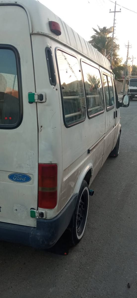 سلام عليكم 
فورد للبيع السيارة جاهزة 
مكينه كاز مال كيا 3000
وكير وكسل خير من الله 
تخم تاير 
رقم ألماني سنويه ماصاقطه لل2027
سعر 60 أبيها مجال 
خط حي الحر
***********
