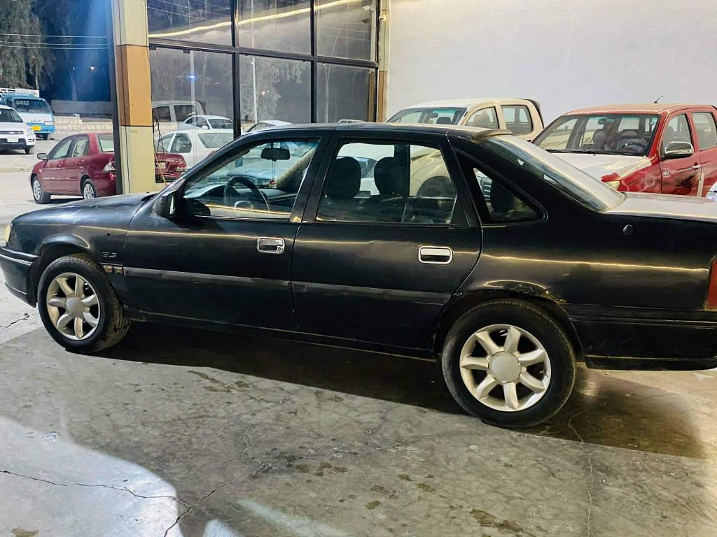 اوپڵ فیکترا  1992 گێر  عا دی مەکینە  18 بەشەرتی گێر ومەکینە  ھەموگیانی بەشەرت سنەوی  بەسەرچوە  
سەیارەکە زۆرجوانە مالێ دۆستە  4 تایەی  نوێیە  
بە س پە م عامە بۆ جوانی 
سعری 32 وەرەقە کمیک مجال
***********
*********** كويسينجاك, أربيل
