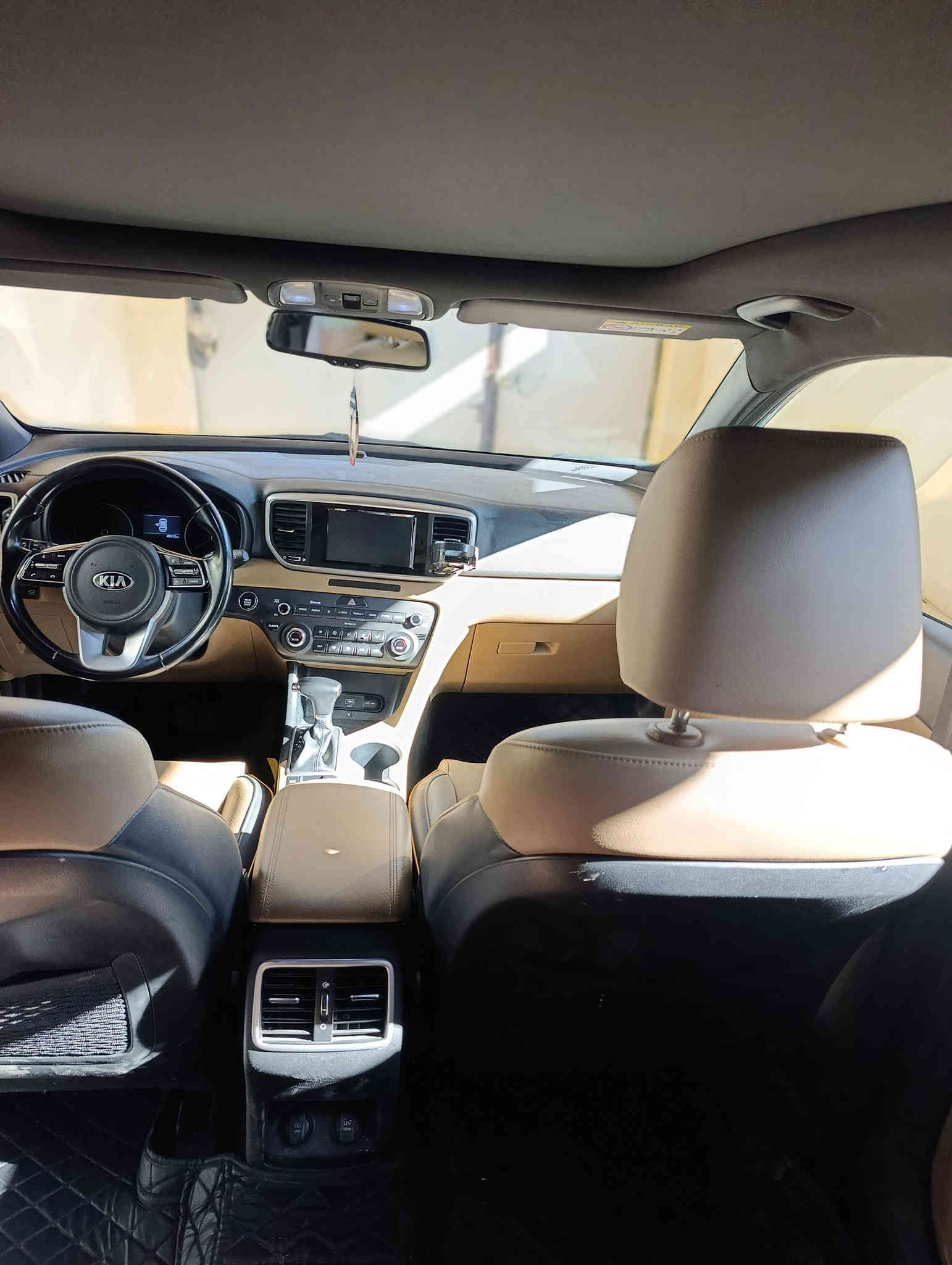 كيا سبورتج 2020 خليجي بدون صبغ  فول الفول السعر 212
ماشية 45 ك السيارة جديدة بأسمي
شحن واير ليس جنطة كهرباء داخل جلد جملي لد امامي خلفي كراسي كهرباء شاشة بلادي ابل كار بلي 
***********
