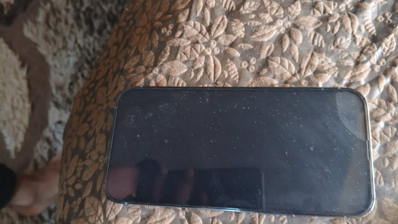 ايفون 13 برو ماكس ذاكرة 256 مبدل شاشة اصلية من ابل بطارية 79 بلادية سعر 575 عنوان كربلاء ***********
