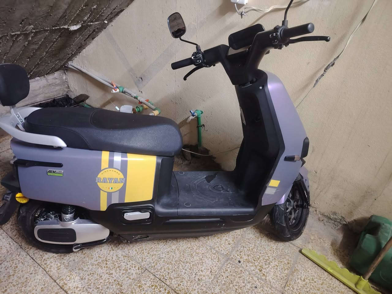 للبيع التواصل على الرقم ***********
