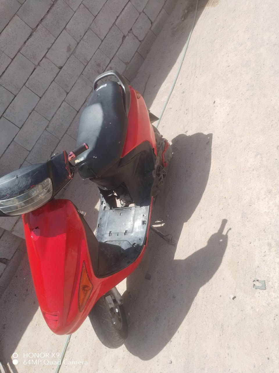 سلام عليكم دراجه فراشة نثيه للبيع او مراوس بدراجه ماكس عدله ونطي فرق مجفته بس كلجات توها كهربايات كلهن يشتغلن كزوزFMرياضي بس الكابر يته عوزه تنضيف السعر250 وبيه مجال مكان خور الزبير الهاتف *********** شريح واتساب
