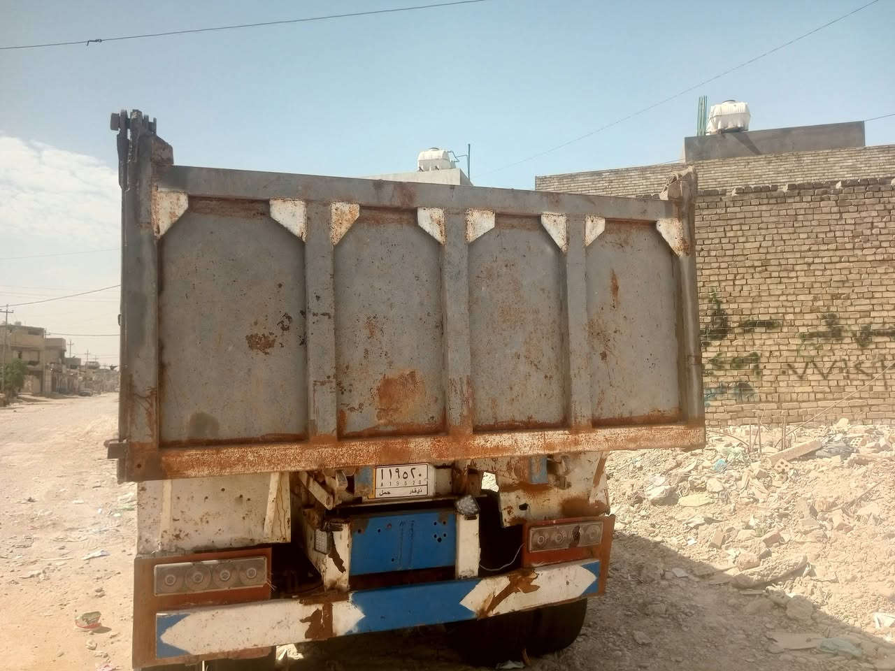 بدي للبيع طول 5مترات سعر 22ورقه وبي مجال ***********)***********
