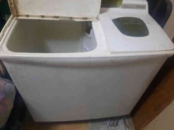 أغراض مستعمله للبيع نضيفه جدآ التواصل على هاذا الرقم ***********
