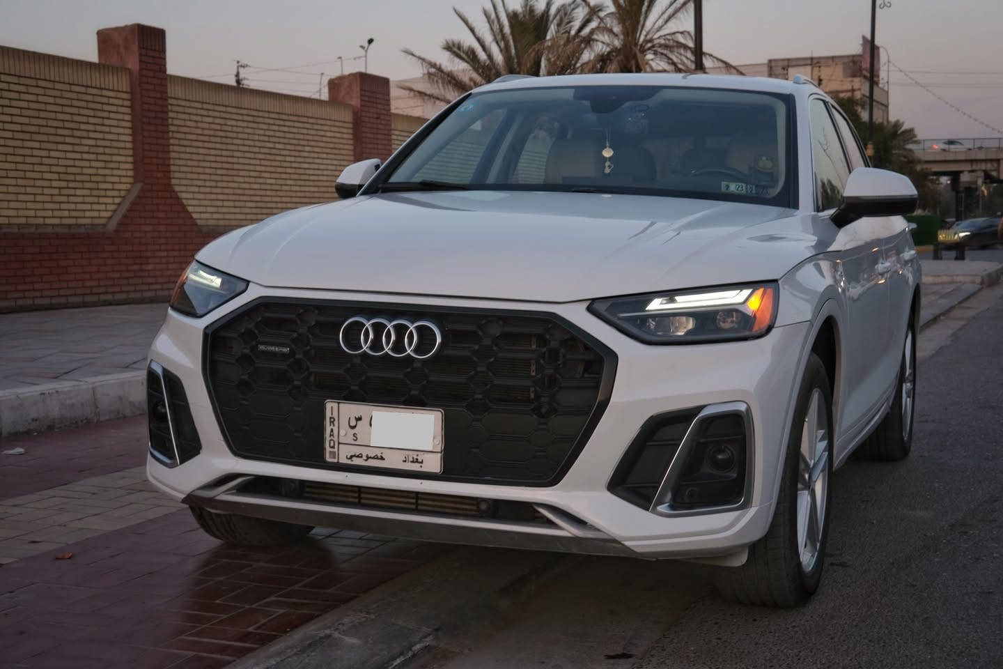 اودي كيو فايف برميوم  هايبرد 
Audi Q5 premium  Hybrid
السيارة نظيفة جداً من الداخل والخارج 
موديل 2021
وارد امريكي 
ماشية 44الف ميل 
دفع رباعي 
المحرك 4 سلندر  / 2000 تيربو

ضربتها خفيفه بالدعامية الأمامية بدون  ايرباك  
وشويه باب اليمنه تصلحت على البارد 
البنيد بي صبغ  بالمقدمة 

WA1G2AFY1M2037266 : رقم الشاصي
السعر 270 
للتواصل ***********

