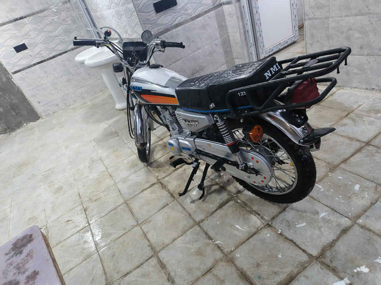 السلام عليكم دراجه للبيع نامه متياز موديل 2025 اوراق سكنر المكان حله ورديه داخل السعر 600 وبيه مجال ***********
