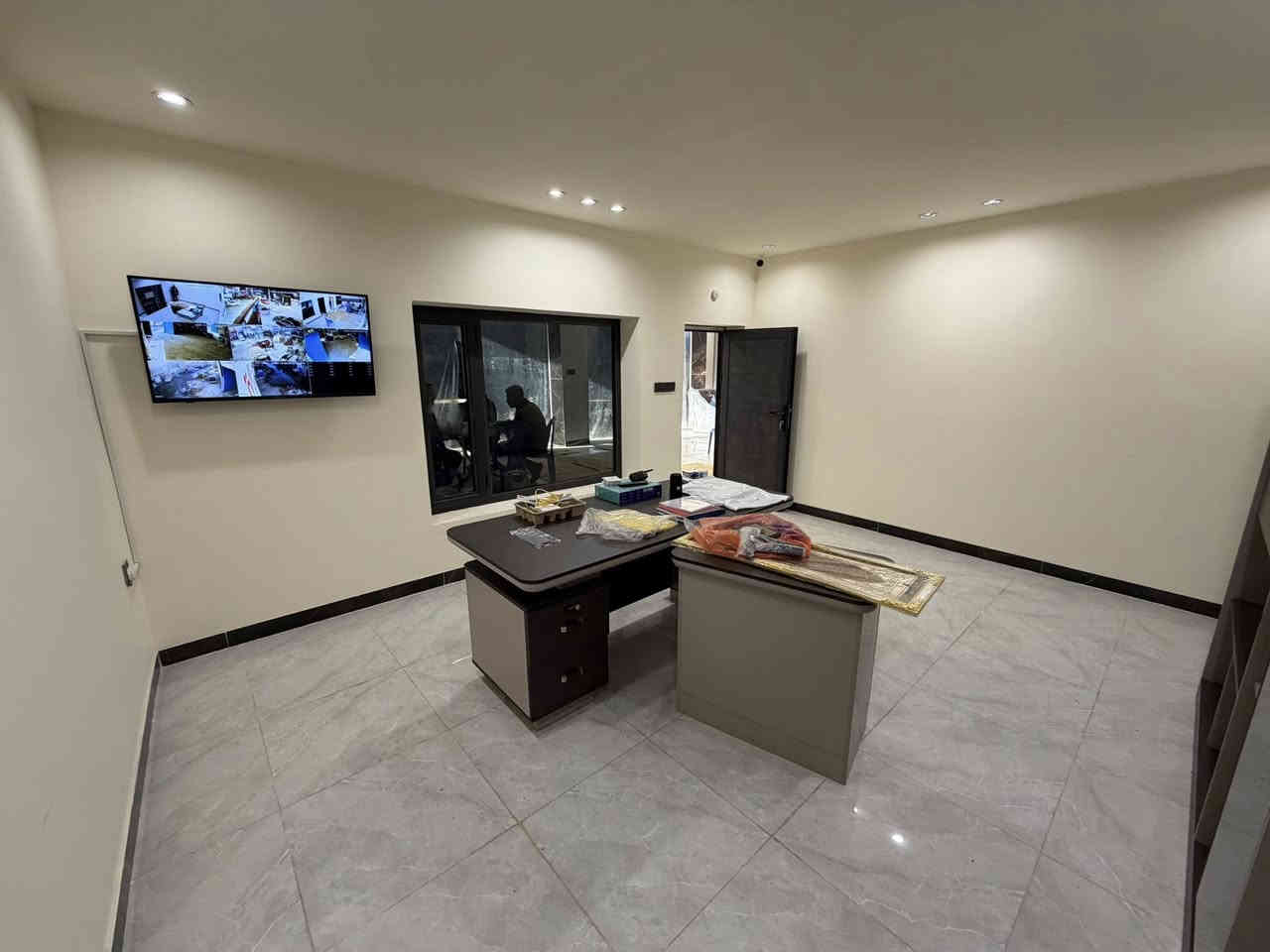 بالأمس كنت في محافظة بابل و تحديداً عند ورشة القمة لصاحبها السيد Haider Essam و هذه الورشة تعرض كافة خدماتها الميكانيكية و الكهربائية و قريباً إصلاح بدي السيارة من سمكرة و صبغ بأيادي لبنانية محترفة و على مدار الإسبوع 
و الورشة فتحت أبوابها قبل إكمال إنهاءاتها الإنشائية و تعلن دعمها و تعاونها الخاص لگروب X5 العراق و كذلك اللي يجي عن طريقي
و موجودة عروض خاصة لإدامة منظومة الإحتراق من تنظيف البخاخات و فحص الكويلات ( المجاول ) و الپلكات و تنظيف غرف الإحتراق بتقنية قشور الجوز .
بالإضافة لتجهيز الورشة بأحدث الاجهزة المستخدمة بالتشخيص و الصيانة من الكاميرات و الرافعات و غيرها ، فضلاً عن خبرة الكادر اللبناني
تفتح أبواب الورشة لإستقبالكم من الساعة الثامنة صباحاً و حتى الخامسة مساءاً 
ألعنوان : بابل _ ألحي الصناعي / خامس فرع من جهة اليمين للشارع العريض 
للتواصل على الأرقام : ‭0773 004 1419‬ / ‭0783 005 0076‬

#ألفائـدة_للجميـع
