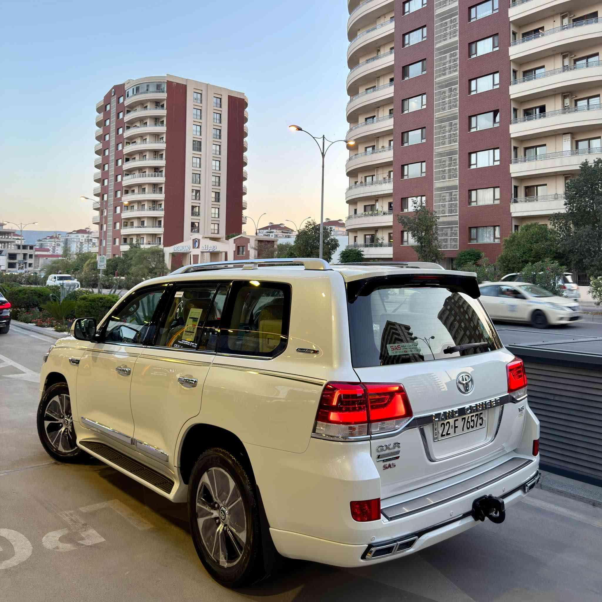 ‏Land cruiser GXR  2021     V8  51,000km‏
‏Grand turing
ظمان شريكة ساز باب أول
لاندكروزر 2021  GXR
‏‎ملاحظە : الاخوان رجائن بس بیع نقد بدون مراوس📌
أخت زيرو بل كارتون 📦📦
‏‎لاندکروزر 2021 SAS
‏‎💎محرک 8 سلندر 
‏‎⌛️ماشي 51,000 ألف
‏‎💎 بسمطين  +سماعة بيلادي +فرشات بيلادي مجوود 

‏‎💎 مكفولة كفالة عامة من الدعامية إلى الدعامية
‏‎ 💎 بدون صبخ .بدون بارد  ،بدون رصعات ،بدون حتى شخط
‏‎دعاميات هم بدون صبغ ،رمل مابي ،لحية بدون صبخ ..بقية كلها بشرط

‏‎🧬فول فول مواصفات
‏‎شاشة كبير لمس 5كاميرا حاسة رادارات
‏‎كاميرات 3 شاشات سيلاد فتحة سقف 
‏‎كشن جلد كشن كاراباي شحن موبایل  8 اريباك تبريد مركزية
‏‎بصمة تشغيل عن بعد باب جاك سلاجة ليد زينون 
‏‎تحكمات ستيرن دبل فوليوم فورويل هوك
‏‎سيارة بها 2 بصمة من شركة جديد جدأ 
‏‎سيـارة عل نظافتها احسبها صفر زيرو

💎 تخم تاير دنلوب الاصلي

‏‎ 💎محرك كير بشرط مامفتوح
‏‎سيارة حيل نظيفة كلشي عل بلاد لوك
‏‎سنوية زنكة كلشي جديد مدفوع لـ2031
‏‎باسمي السنوية بشرط تحويل و خرامة 
‏‎سيارة مابيـها دينار مصرف كامل من كل نواحي

‏‎♻️نفسي يوم /تحويل و وكالة حاظر رقم سلیمانیە
‏‎📍مكانك /داخل سليماني

‏‎💵 سعر 560$ 
‏‎☎️موبايل/ *********** السليمانية, العراق

