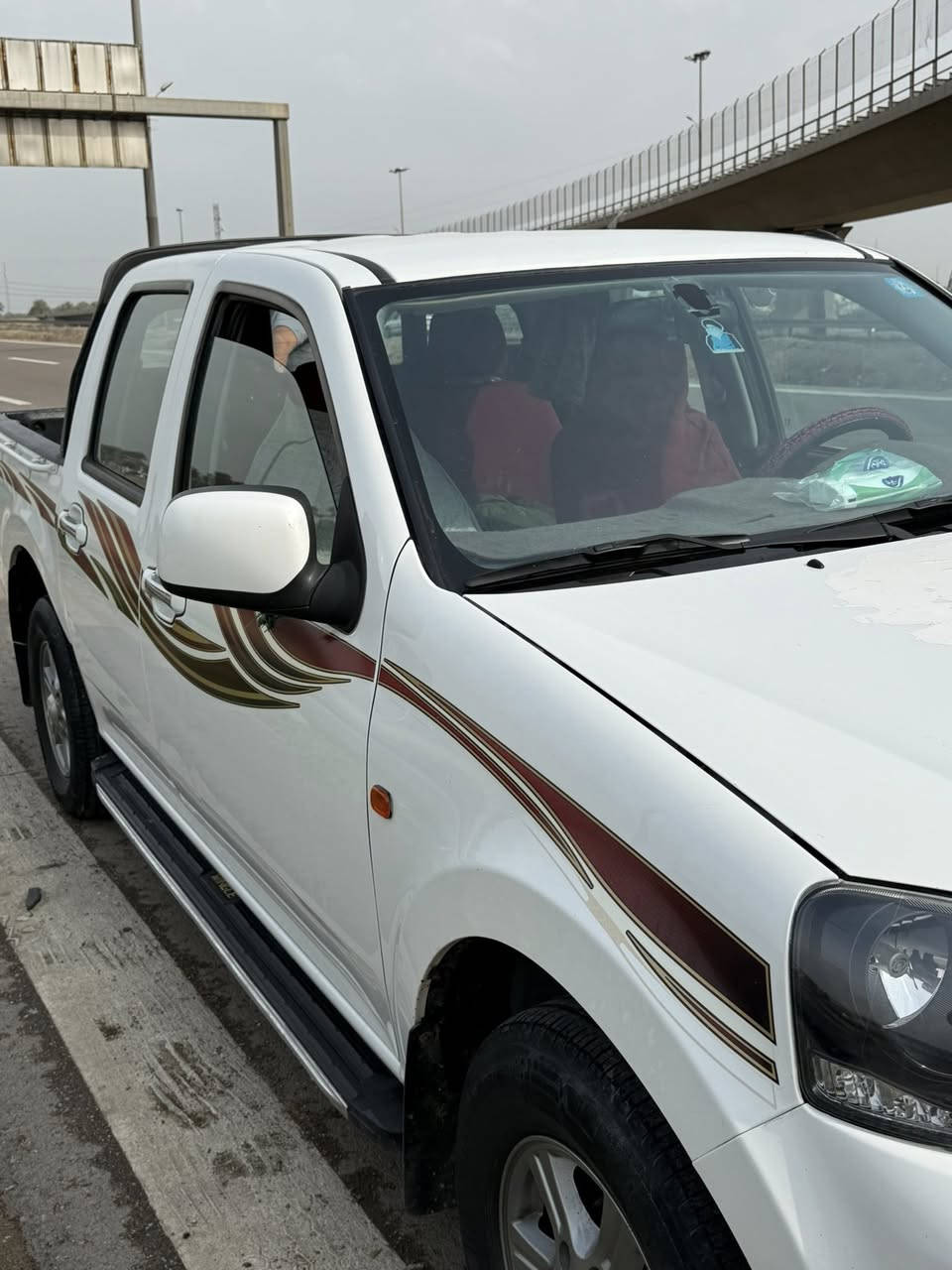 السلام عليكم سياره كريت ويل للبيع موديل 2021السعر ١٢٣ورقه وبيهه مجال مكان كوت السياره تحويل ثاني يوم سياره خير من الله فقط بيهه ضربه بسيطه هسه تشوفه بصور ضريبه مدفوعه الاستفسار مراسلتي خاص أو الاتصال ع ***********
