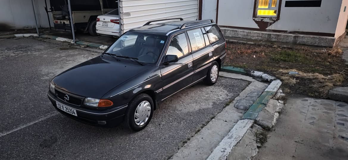 استرا موديل 96 حجم 20
سنويه جديده لل2031 شرط التحويل
كير ومكينه شرط بيها كابون بانزين ماستر
فول توماتيك بس كير عادي صبغ جماليه شرط مال تحويل طخم تاير جديد طخم الورا والكدام جديد ويرمنيه كلها شغاله 
العنون موصل حي الحدباء السعر 45
***********    ***********
