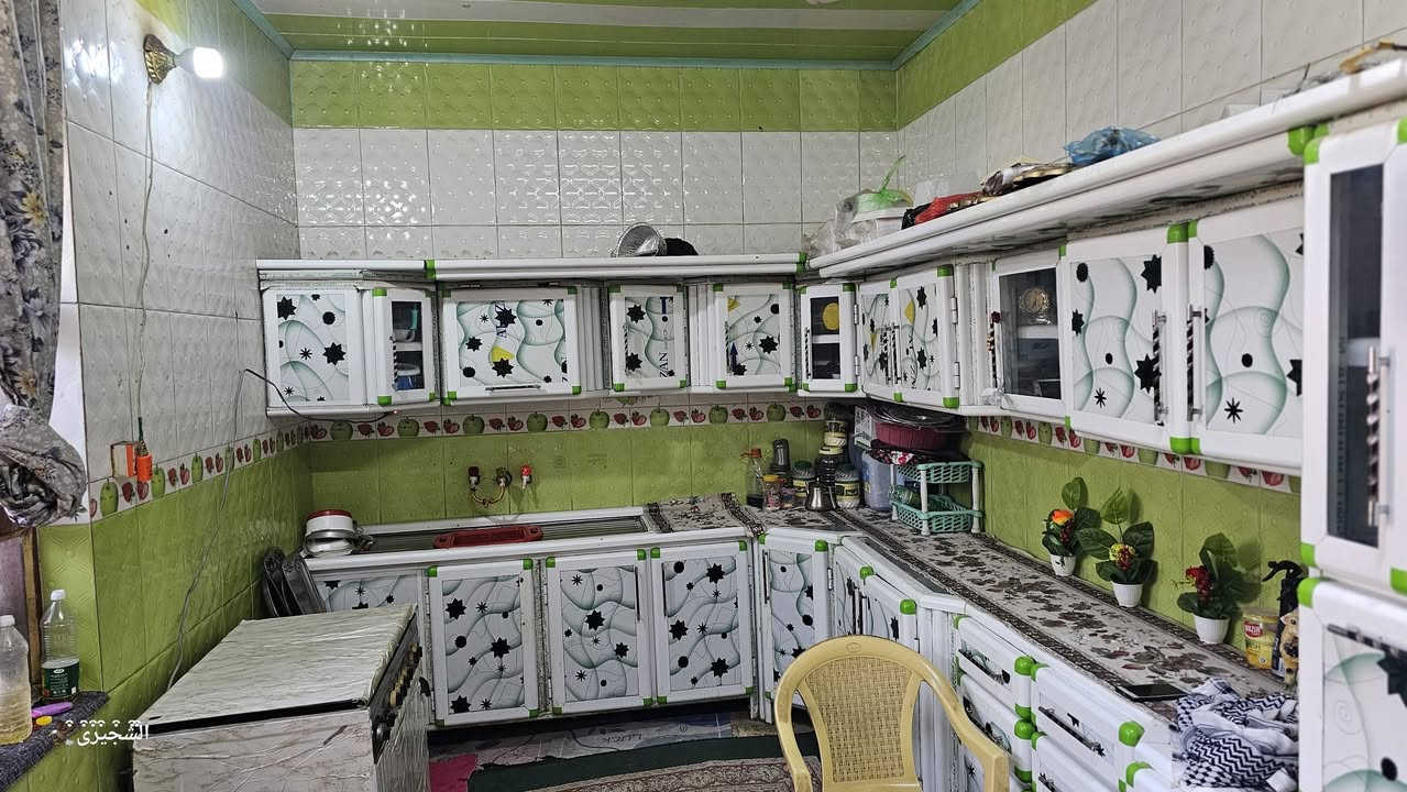 سلام عليكم..  100متر مربع بداية شارع طريق الجنه عامود 50.. يحتوي على ثلاث غرف نوم للاستفسار ولاتصال اكثر ***********
