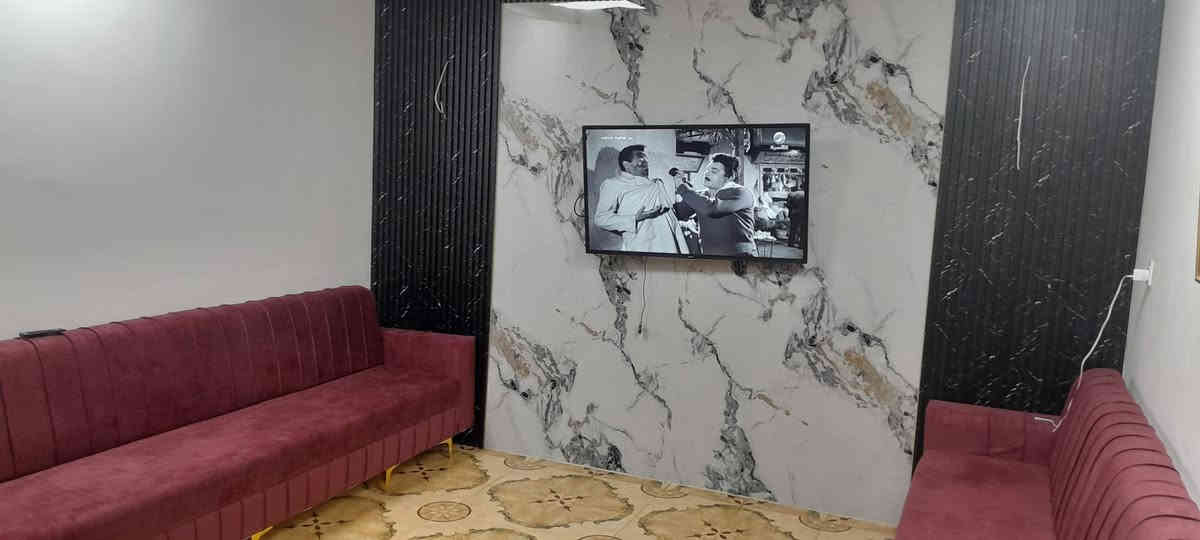 دار للبيع مطلوب المصرف العقاري شرط التحويل
طابو صرف 200 متر 
قادسيه الاولى قرب مدرسه طيبه
ثالث بيت من الشارع العام  مقابيل حديقة 
موقع ممتاز جداً شارع عريض
بناء طابوك كاشي سقف ثانوي
2نوم+هول+استقبال+مطبخ+كراج+حديقه+
صحيات+بيتونه
بناء مرتب

مقدمه 85 مليون قفل قفل مطلوب 65 مليون القسط الشهري 300 الف 
مااجر حاليا 500 الف 
 
للاستفسار مراجعة مكتب المدينه المنوره للعقار حي النصر قرب جامع المدينه المنوره
***********
*********** 
نستقبل جميع عروض بيع وايجار العقارات السكنيه والزراعيه باشراف قانوني
