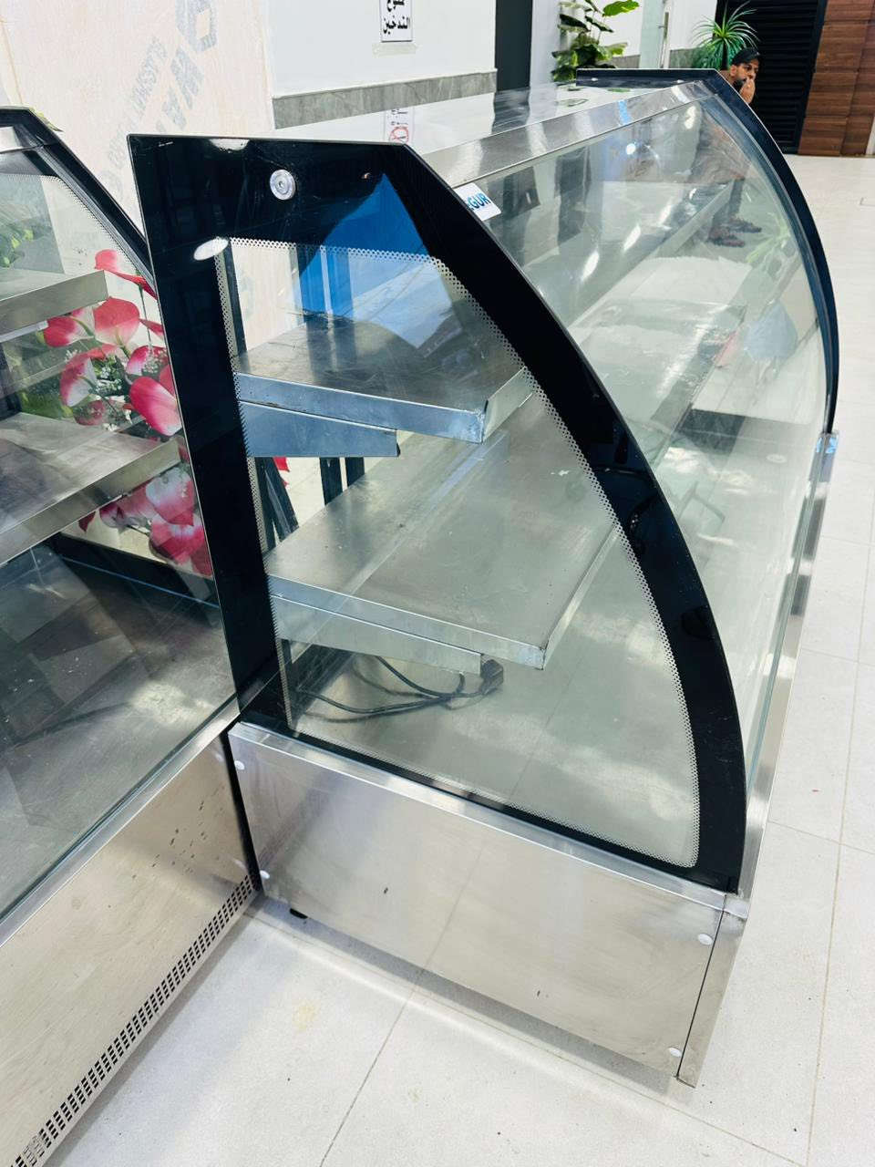 عارضات كيك او معجنات او لحومات مستخدمين شهرين فقط موجودات بغداد شارع الاسكان مقابل مستشفى الطفل بالضبط شراي اتصال او واتساب***********

