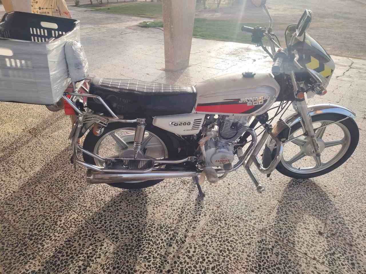 موطور للبيع موديل 19محرك بعده مامفتوح نضافته فول للستفسار ***********
