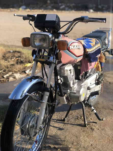 السلام عليكم دراجه نامه متياز موديل ٢٣اوراقً اصولي كفاله عامه لدراجه نضافه شوفت عينك كل نقص ما بييه سعر ٦٠٠بييه مجال***********
