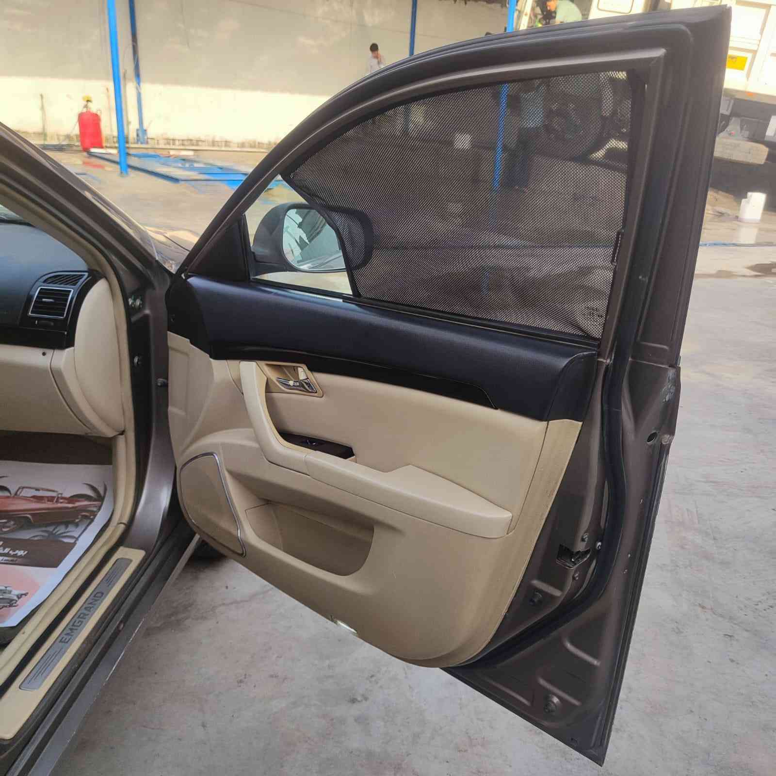 سلام عليكم ام كراند c8 سياره موديل 2013 كير مكينه مكفولات لانسر حجم 2000 نقصها مشط وجكمجه مصبوغه عام اثر جراد ونزلت صورتها قبل الصبغ بيها بلجنطه وخياسات بسيطه السعر 62 بيها مجال بسيط بااسمي ورقم نكليزي مو الماني بدلته *********** واذا اكو مراوس بااقل من سعرها
