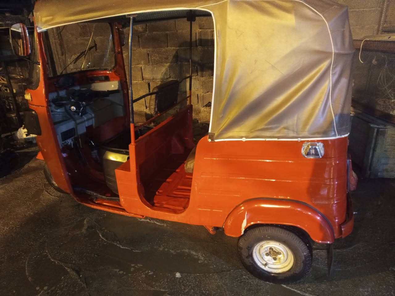 سلام عليكم تكتك 18 للبيع مرقم لوحه وسنويه تحويل بكيفك رقم انكليزي مكينه كفاله عامه كلوبات شغاله اشاير مري اشاير هورن بوش كلوبات شغاله سلف باي وقت 
سعر 5500 مكاني بلديات *********** موجود واتساب
