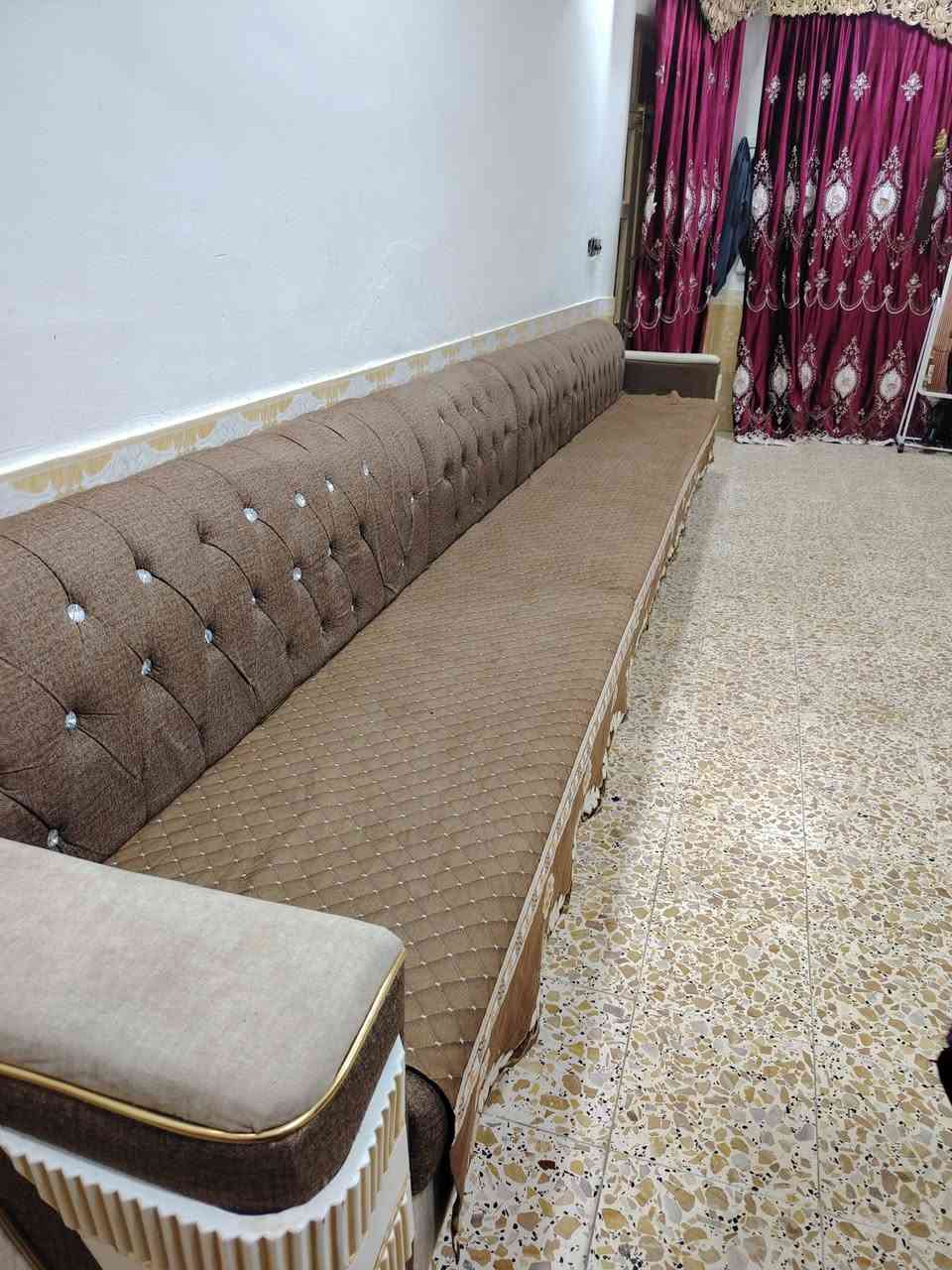 بسم الله الرحمن الرحيم
سلام عليكم تخمين قنفات  عشر قطع للبيع السعر 800وبيهن مجال  العنوان العماره ابو رمانه ***********
