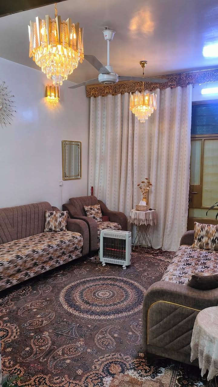 مشتمل للبيع داخل قيصرية 

الأعظمية الاخطل قرب قصر بلاسم البيت مجهز بالكامرات

ومجهر دكت تبريد على كل البيت 

المساحة 55 م

المواجهة 3.75 م

يحتوي على الارضي صالون ومطبخ وخدمات

الأول 2 نوم

السعر المطلوب 170 مليون 

يمكنكم إرسال عروضكم العقارية ( اراضي _ دور _ عمارات وكل ما يتعلق بالعقار ) ما عليكم سوى إرسال المعلومات برسالة واذا كان متوفر صور للعقار لعرضها في المكتب وعلى صفحتنا على الفيس والله الموفق

=========================

للاستفسار اكثر الاتصال على هاتف

***********

*********** ابوجنة
