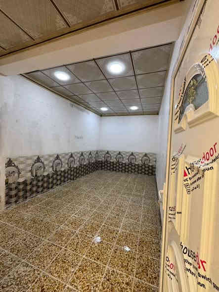 دار في رأس الجادة خلف سوق القصاصيب

فرع جدا عريض قريب على المدارس

وسوق رأس الجادة

قريب على المستوصف

مساحة الدار 75 متر واجهة 12متر

يحتوي على غرفتين نوم

ومشتملات وبيتونه 

سعر مناسب

للسعر والاستفسار الاتصال بنا على

*********** وتساب

***********

اهلا وسهلا بالجميع

مستعدين لاستقبال جميع العروض والطلابات

يوجد عدة عروض مناسبة

مستعدين للتعامل مع جميع المكاتب
