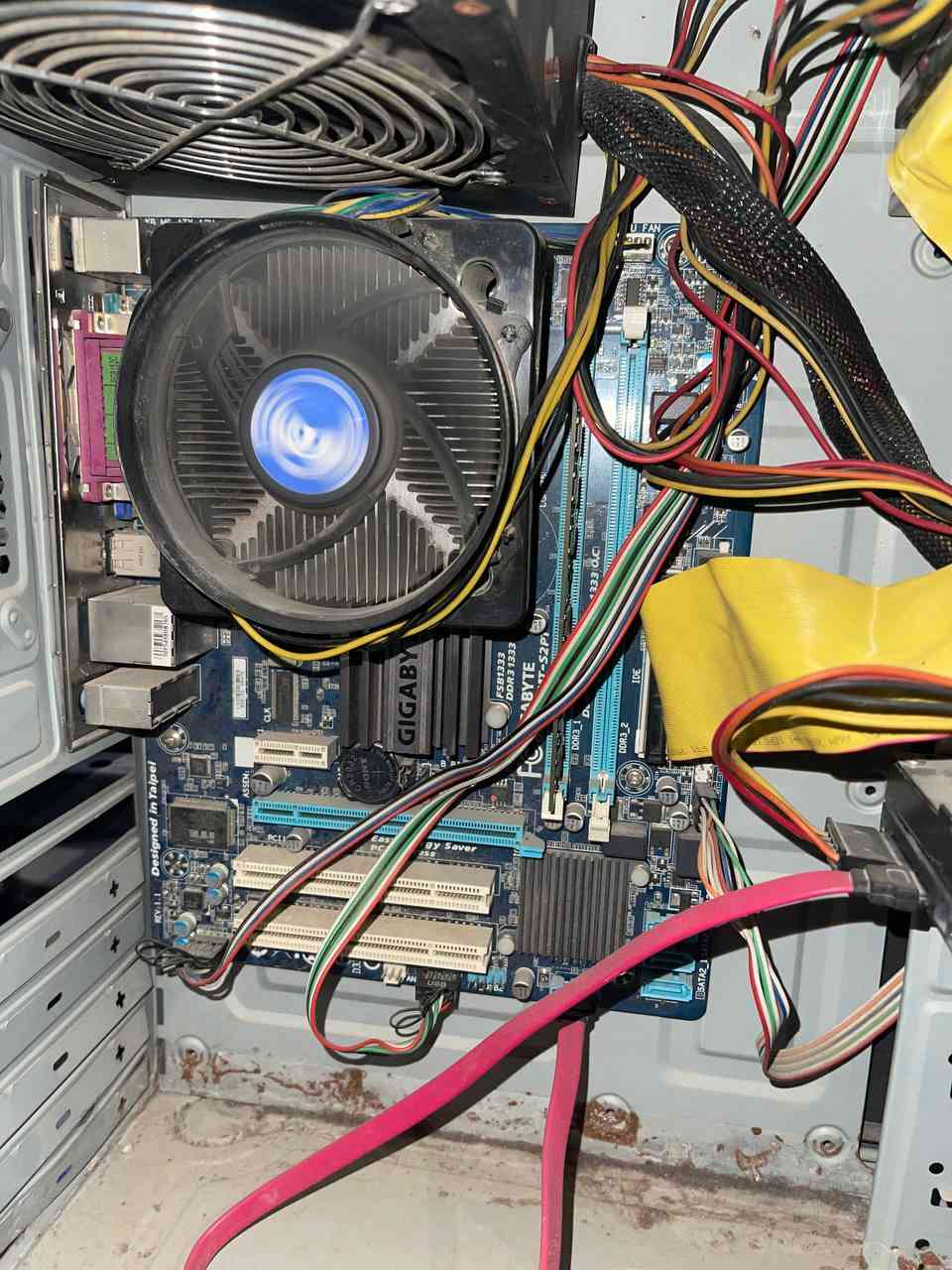 سلام عليكم 

حاسبه للبيع كامله

سعره 70الف و بيه مجال 

مكان الشعب 

لاستفسار *********** واتساب فقط

مكلف بل نشر تحياتي
