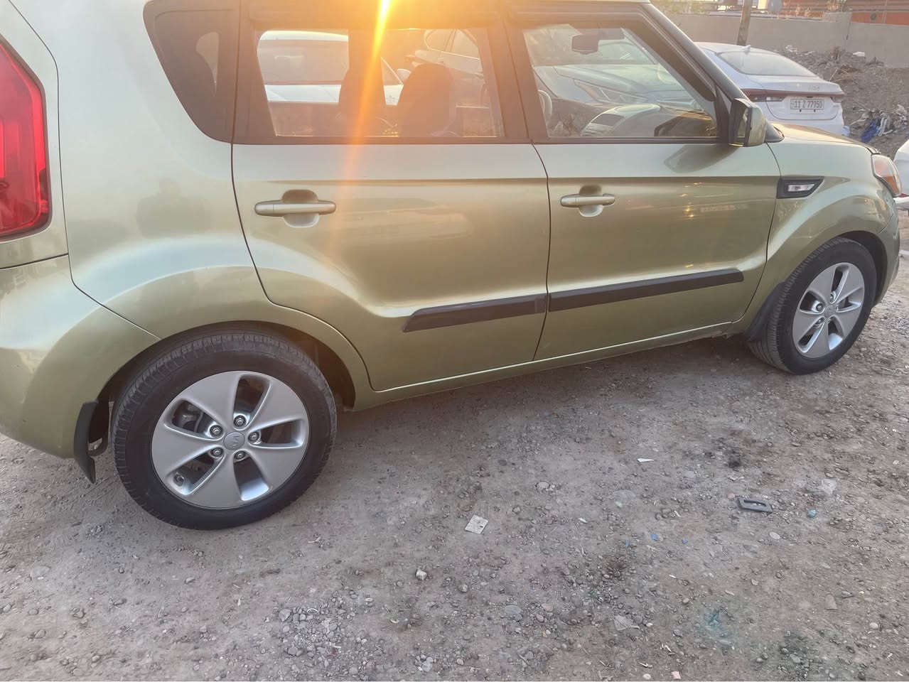 كيا صول 2013 جديده واردد امريكي حادثه جاملغ فقط بدون دواخل محرك 1600 باسمي رقم بغداد دولي وبيه صفحه جارده ونرشت كلير بدون حادث كير مكينه صدر تايرات تبريد دوشمه جديده تحكم استيرن ومكاني بغداد الدوره والسعر (86 ) وبيه مجال ***********/*********** بغداد, العراق
