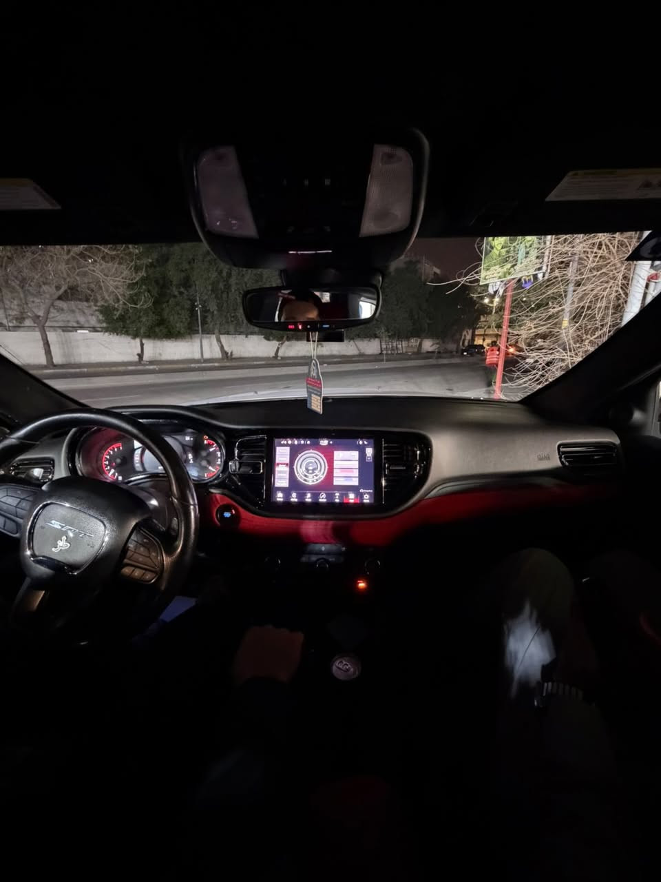 دورنكو RT ماكس للبيع 🔥
الموديل: 2021
المسافة: 93 ألف كم فقط

المواصفات:
✅ فول المواصفات
✅ نظام النقطة العمياء
✅ رادار أمامي
✅ فتحة سقف
✅ كشنات تبريد وتدفئة
✅ داخلية ملكي دوشمة أحمر مميزة

التعديلات والحالة:
🔧 جاملغ  وبنيد مبدل
🔧 جاملغ عكس السايق مفتوح (تعديل بارد وراجع)
🎨 باب عكس السايق بيه صبغ خفيف جداً بسبب خدش نقل فقط

⚙️ برمجة مصطفى إيكل – أداء عالي واستجابة ممتازة

السيارة نظيفة وجاهزة للاستخدام، فحصها مرحب به.
للجادين فقط، السعر قابل للنقاش مكان السياره بغداد . 
السعر 270 ورقه 

هـ  : ***********
هـ : ‭0770 555 0984‬
