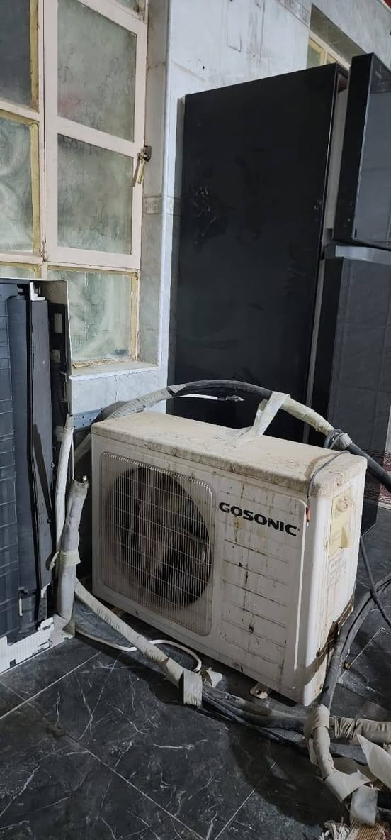 سبلت وثلاجة للبيع استعمال نظيف جدا للاستفسار الاتصال على هذا الرقم
***********
