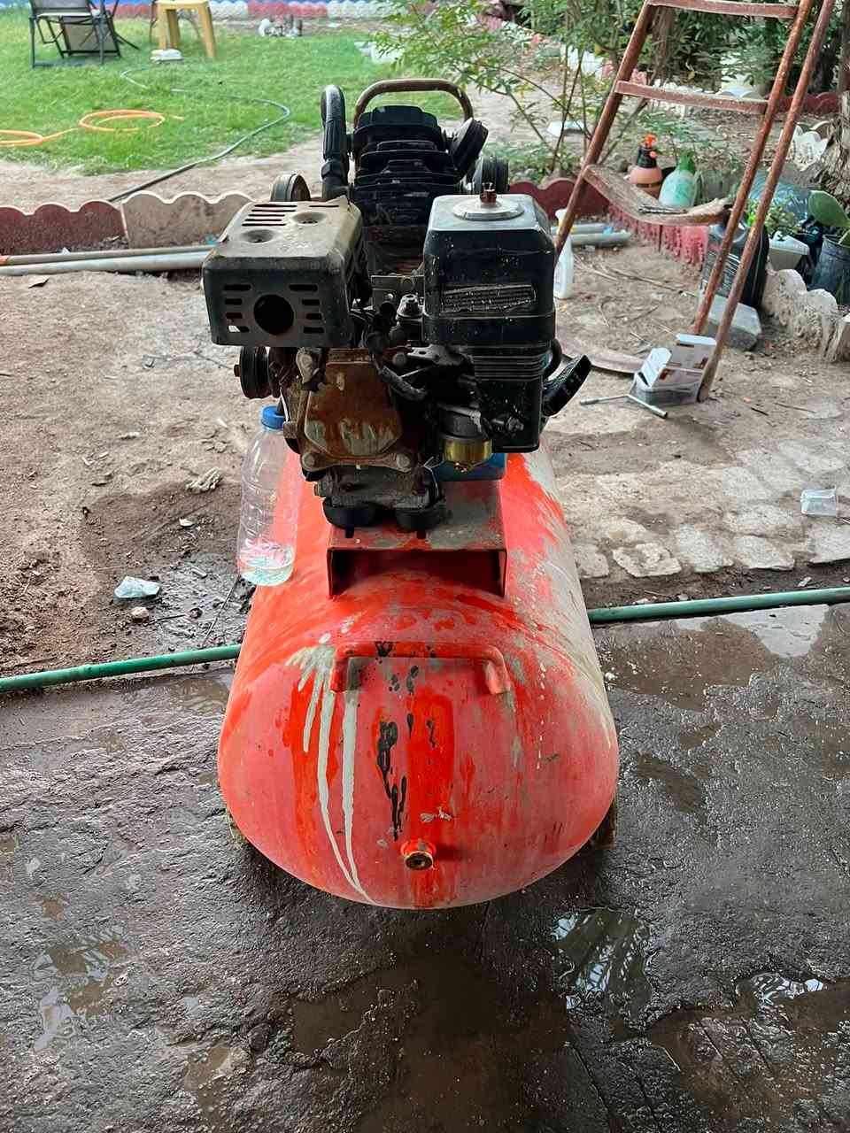كمبريسر هواء حجم كبير شغال عوزه ترتيبات بسيطه يعني صوندات للبيع المكان البصره للاستفسار الرقم ***********
