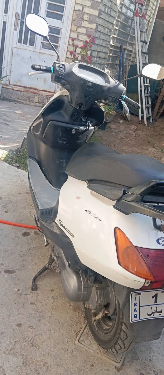 السلام عليكم سبيسي للبيع فقط نضيفه كشر ومحرك بس السواد مال الكصه تعبان دراجه ما متعوبه وكلها بلاديه سعر 400وبيها مجال مكاني حي المعلمين رقمي ***********
