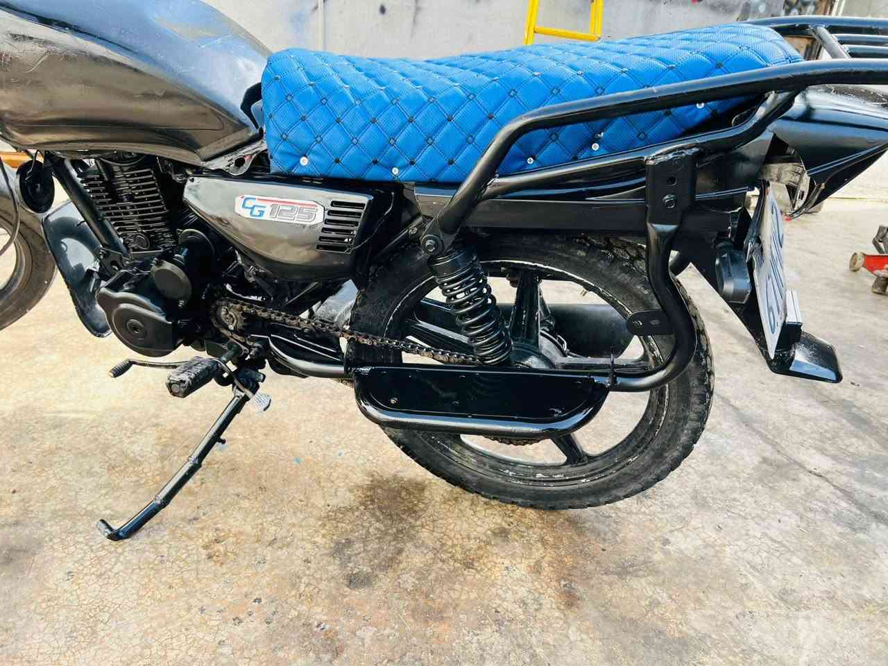 دراجتين للبيع  اثنين بل شرط الربعه كير ٢٠٠ السعر ول هيوشه ٢٥٠ تفاصيل اكثر التصال عل رقم الهاتف *********** بي وتساب ارقم ولخاص مفتوح
