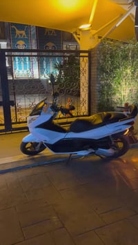 جيل اول 2018 سعرها 1600 مكاني المنصور واتس 07814460116