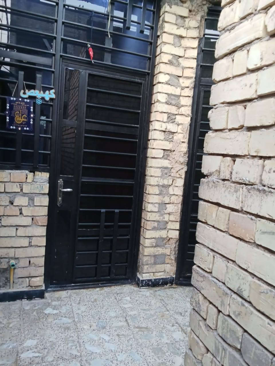 السلام عليكم دار للبيع 100 متر طابقين كافت خدمات بغداد الكمالية كاع ابو رشاد ***********
