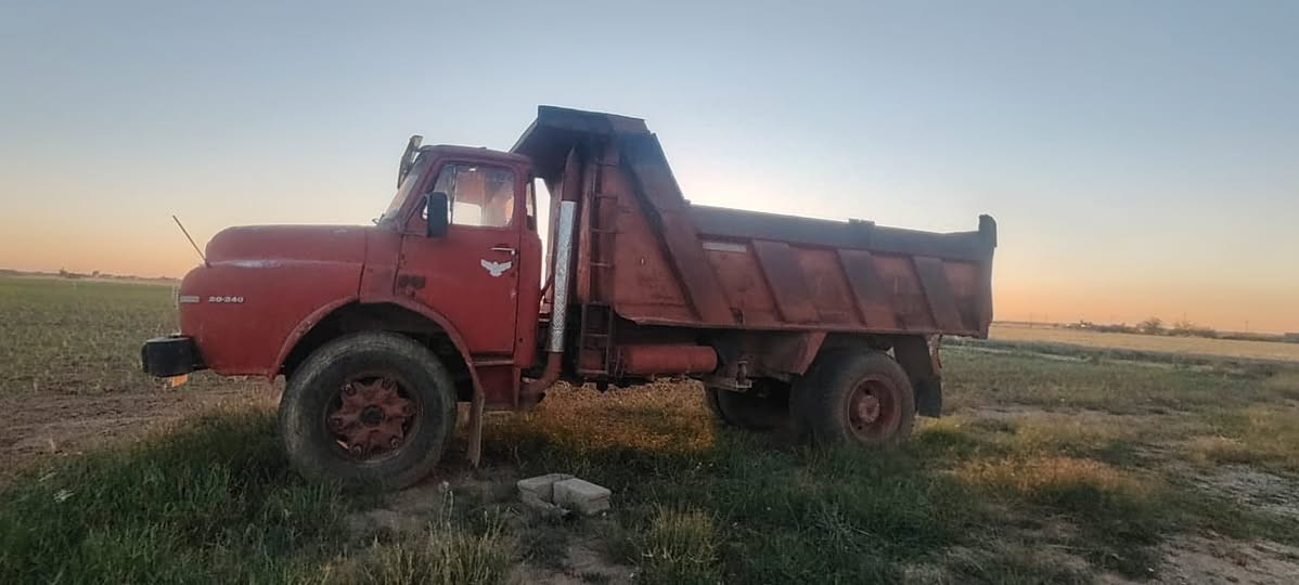 السلام عليكم قلاب مان للبيع كير محرك شرط تايرات كلها جدد سياره تحويل بشرط سنويه ساقطه تفاصيل اكثر اتصل على الرقم ‭***********‬
