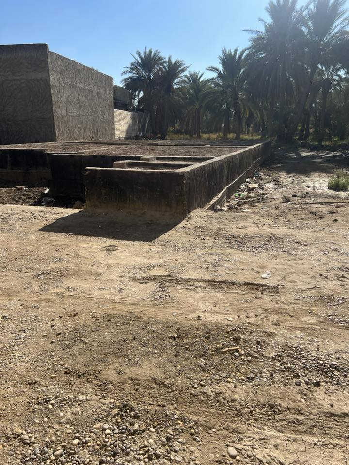 السلام عليكم بتلو للبيع ركن مساحه ٢٠٠م طابو زراعي سند ٢٥ السعر ٢٨ بصف التبليط وقريب عن الشارع العام الموقع بين الدولاب والعتايج بلسياحي يحتوي على غرفتين نوم متواجد واتساب او اتصال 
***********
