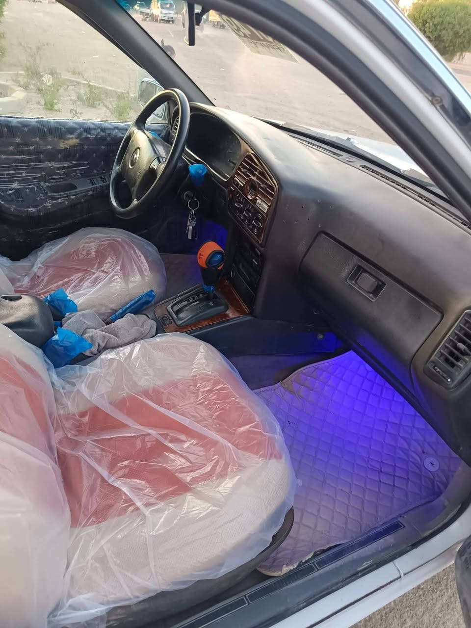 السلام عليكم  دايو برنس فراشه موديل 96 رقم بغداد الدولي  هزه جديدة سنويه ل31 راعيها يريد تحويل محرك مفتوح كير محرك جدد مكفولات تبريد شغال بس نقص غاز عندي قبل كم يوم 
سيارة مصبوغة بس احزام الجمالية مكفوله من الضربه ويل كب مجلي لونين سنتر لك ريموت داخل جديد جام 4 ينزل ويصعد
مشط ستيرن باور سلف داينمو راديتر كله جديد سيارة جاهزة من كلشي لسعر 40 وبيه مجال
رقم الهاتف *********** مكان جبله
