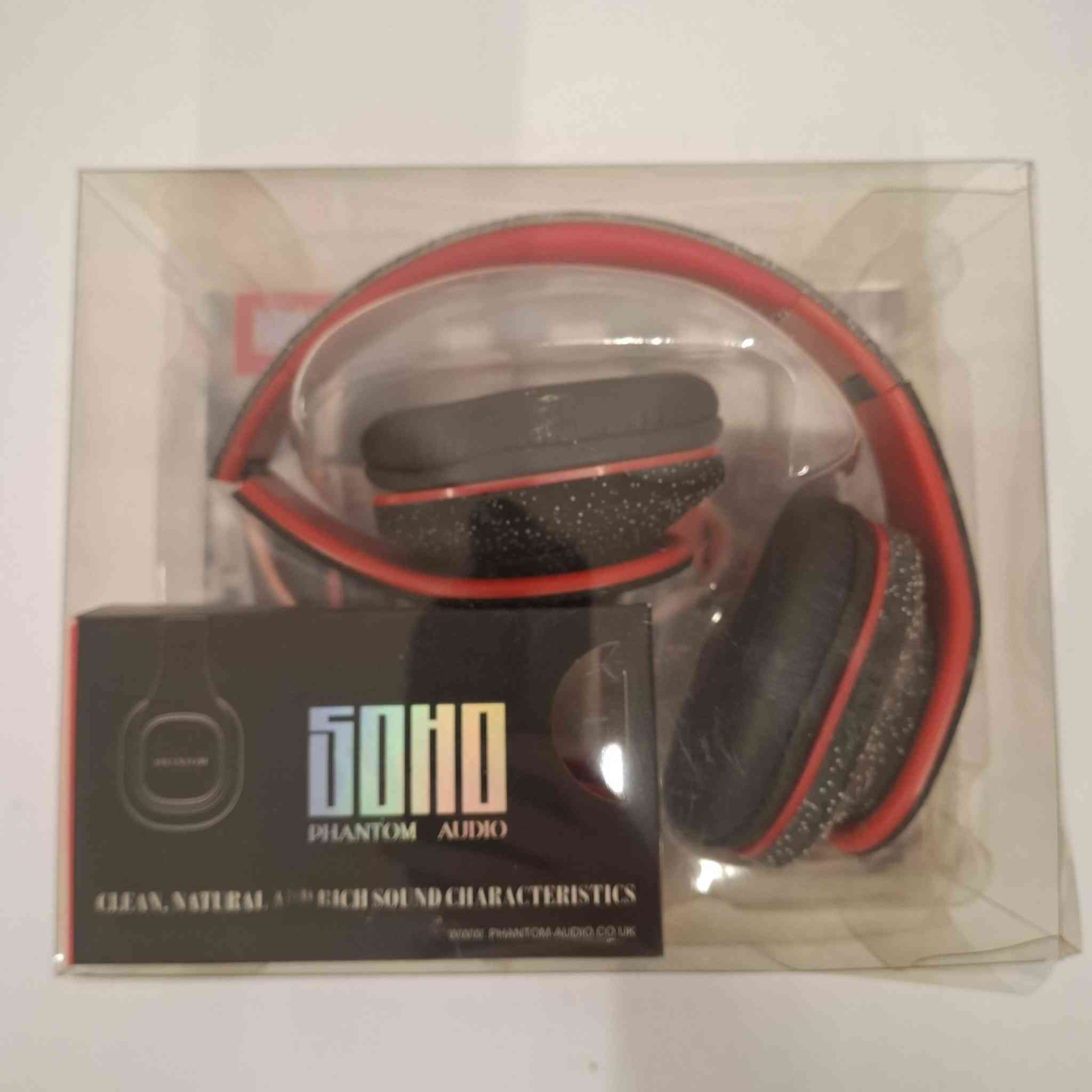 "سماعات SOHO من شركة PHANTOM AUDIO، تتميز بتصميم أنيق ومريح للأذن مع جودة صوت عالية ونقية. متوفرة بألوان مميزة (الأبيض/الأحمر والأسود المنقط/الأحمر). مثالية للاستخدام اليومي والاستماع للموسيقى."

سعر القطعة 10 الف


**إذا كنت صاحب هذا الإعلان وتريد حذفه لأي سبب، رجاءا أرسل رسالة إلى الدعم الفني**