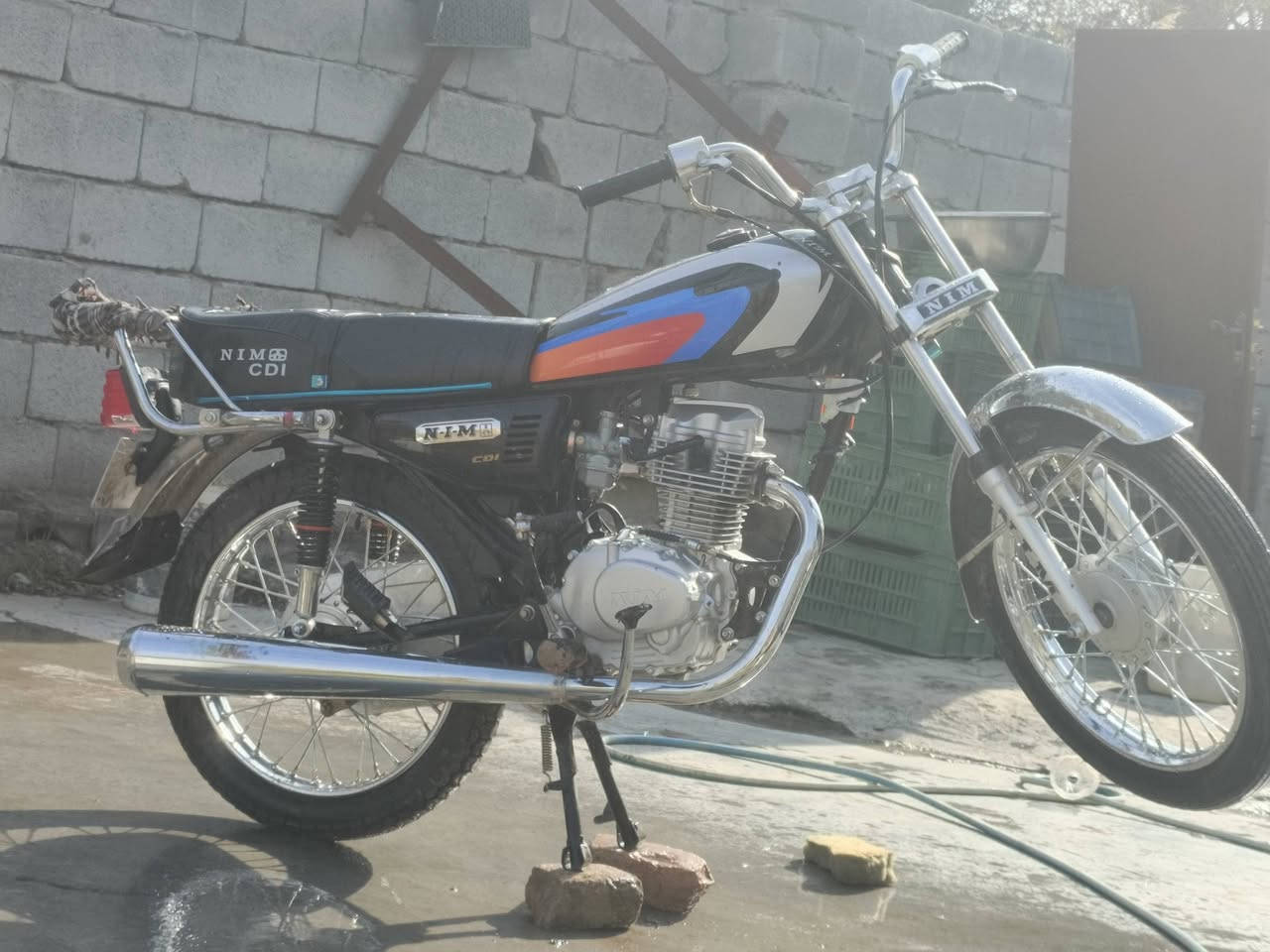 سلام عليڪم وعليڪم السلام
دراجة ياموديل.     موديل 2025

شبيهة مابيهة.       دراجة خير من اللة 

مكينة مفتوحة لاء.      مكينة مكفولة بعدهة خرسة 

دراجة نازله رمبة 

نامة امتياز 3احرف 

مكانك وين.     ديالئ المقدادية الوجيهية 

***********

سعر الدراجة.    سعرهة 725وبيهة مجال
