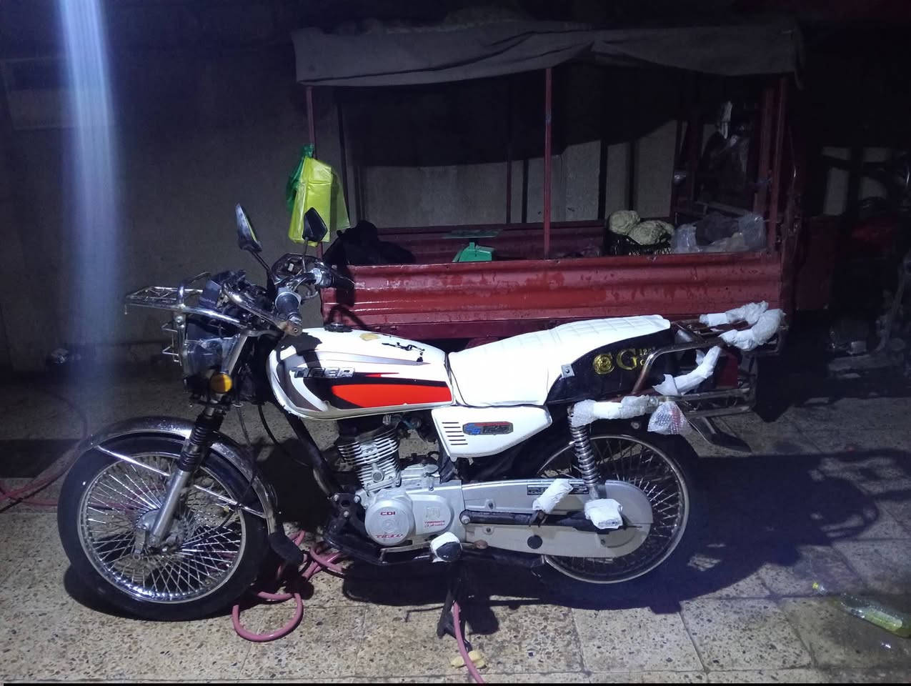 السلام عليكم اخوان تايكر 2020 ماكينه بس ولفات مفتوحه ماكينه بصمه وايرمانيه كلها شغاله ومكاني ايسر حي البكر السعر 470 وبي مجال بسيط شراي انتصل ***********
