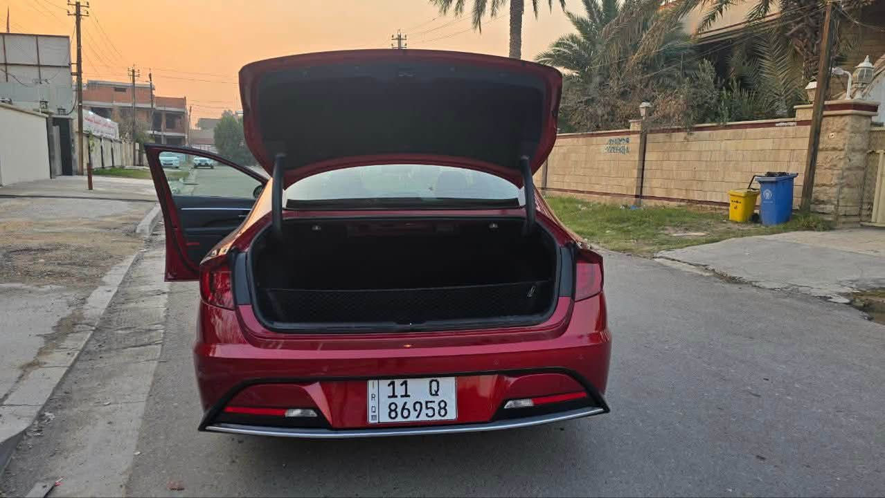 السلام عليكم .
سوناتا 2023 ماروني هايبرد 
محرك 2000 هايبرد 
سقف بانوراما 
كامرات 360 محيطية
انارة دشبول بلادي متغير الالوان 
تحكم بالبصمة تقديم وترجيع
تشغيل عن بعد 
تبريد قطعتي 
تشغيل كامرة مع الاشارة لرؤيه جانب السيارة 
حساسات نقطة عمياء 
سماعات Boos
بردات خلفية بلادي 
فول مواصفات ( vip )
سيارة ماشية 45000mil

حادث السيارة موضح بلصور سرقه جاملغ الراكب 
تصليح بلبنيد مصبوغ نصه 
بدووون ايرباك ( الايرباكات سليمة ) 
سيارة جاهزة من كل النواحي حته تخم تاير جديد 

السعر : 19500$ وبي مجال بسيط 
العنوان : الاعظمية 
الهاتف : ***********

( غير متواجد دائماً على الفيسبوك )
