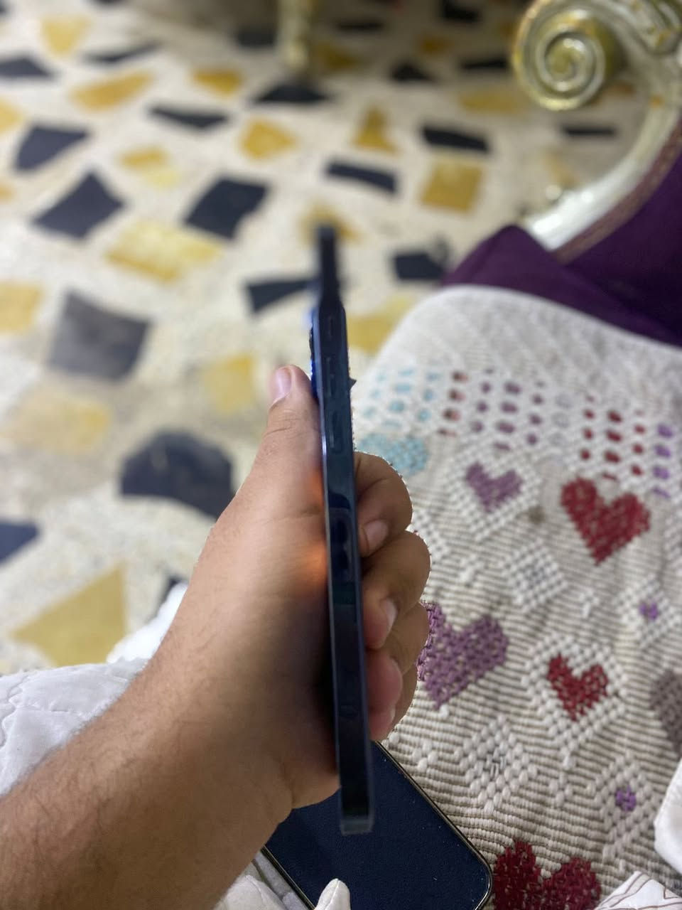 سلام عليكم آيفون 12برو ماكس دبل
بطاريه 65بلادي جهاز كله عل وضع شركه فقط ضهر نكسر 
ذاكره 256 جهاز حيل نضيف وحلو البيع أو مراوس ***********
