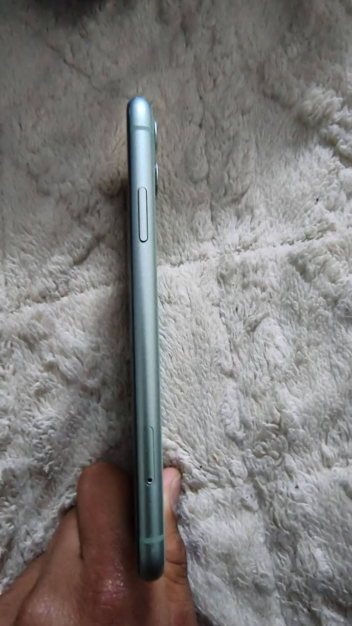 11دبل سيمكارت نموذج m  بطارية 82 ذاكرة 228
***********
